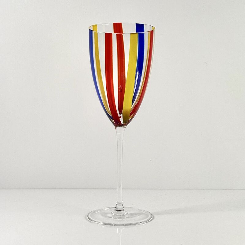 Ποιότητα Hand Blown Art Glass Goblet & Coupe Glass Set, Vibrant Red Yellow Blue Vertical Cane Stripes Murano Style Stemmed Wine & Martini Glasses for Bar, Party & Gift εργοστάσιο
