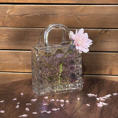 ποιότητας Hand-Blown Diamond Pattern Glass Handbag Vase - Versatile Decorative Centerpiece for Home & Wedding Decor εργοστάσιο