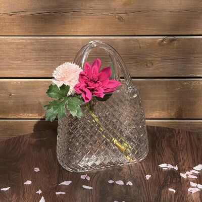 ποιότητας Hand-Blown Diamond Pattern Glass Handbag Vase - Versatile Decorative Centerpiece for Home & Wedding Decor εργοστάσιο