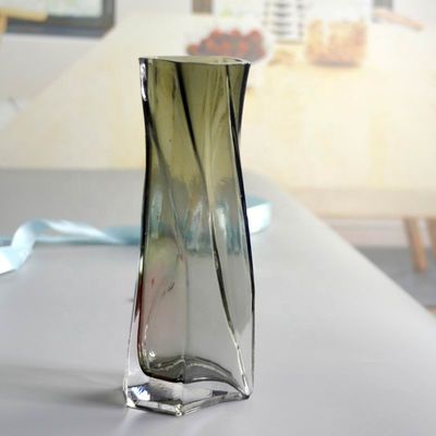 ποιότητας 3 Μέγεθος Στρεβλωμένα Γκρι Χρώμα Μεγάλα Κεντρικά Βάζα εργοστάσιο